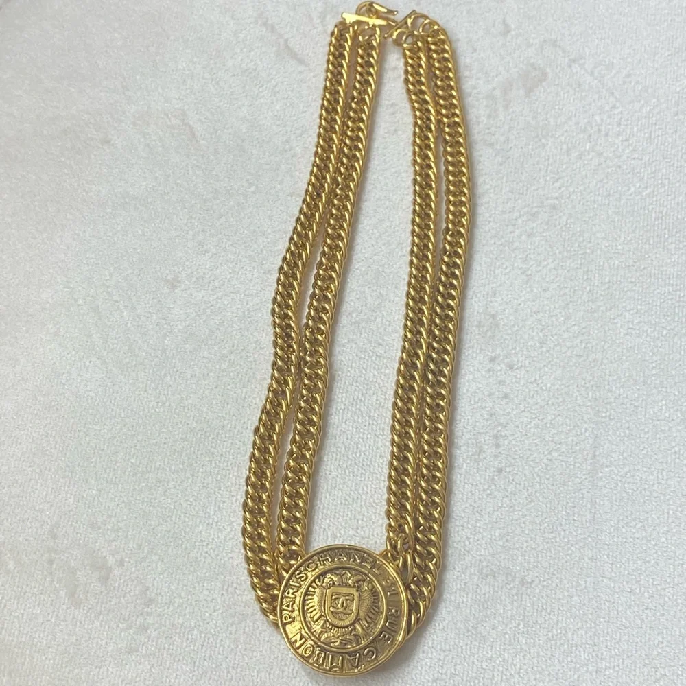 Vintage Chanel double chain medallion 31 Rue Cambon - Picture 4 of 6